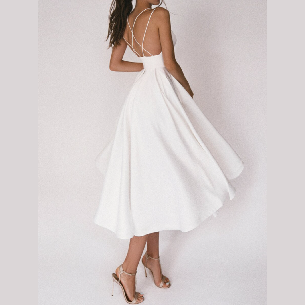 Magnolia | Robe élégante avec décolleté en V et bretelles