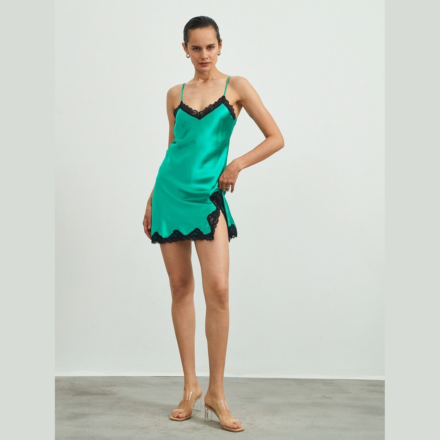 Nuisette en Soie Pure Fendue avec Dentelle